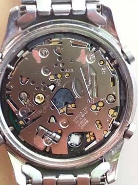 Rückseite Jacques Lemans Chronografh Alarm Future, Modell 727 mit abgeschraubtem Deckel